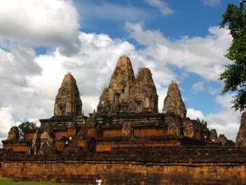 Banteay Kdei - view of the temple inside tuktuk