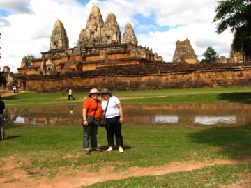 Banteay Kdei - Me with my sister