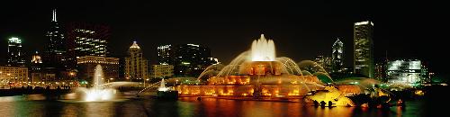 Buckingham Fountain. - This is a beautiful sight, especially at night with it&#039;s lights on.