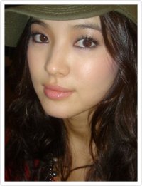 Song Hye Kyo - She's a really beautiful korean actress. :)