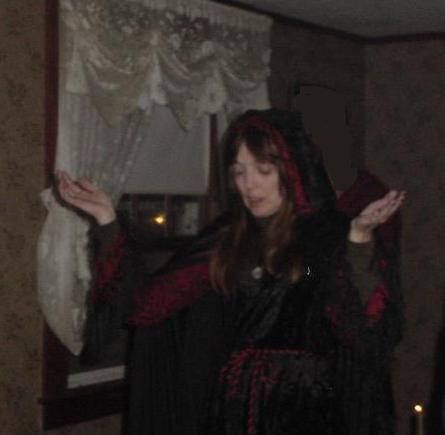 Calling a quarter - Sahmain circle this Wiccan woman calls a quarter to help cast the circle