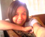 chillin - simlpe gal..
