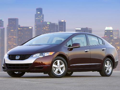 Honda FCX Clarity - Honda's hydrogen powered car set to debut on the roads this summer.