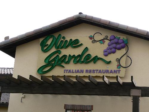 Olive Garden - The olive garden we went to was terrible but the building itself was very nice. This is a picture from the parking lot.