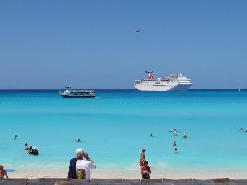 Bahamas - this is taken by my aunt in bahamas. the big ship is their cruise ship.