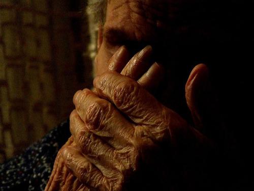 Forgetfulness - An old man devastated because of his memory loss...