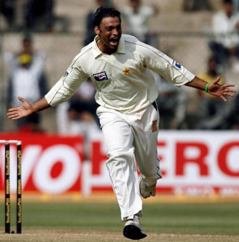 Shoaib - Pakistani fast bowler SHOAIB AKHTAR