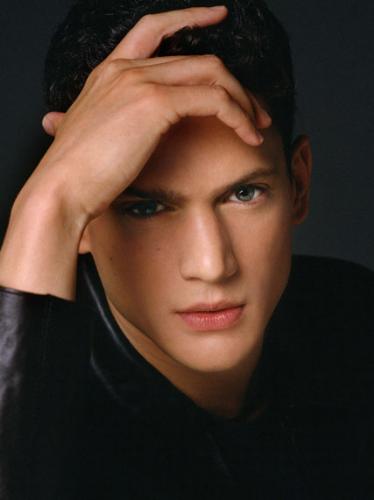 I like watching prison break - I like watching prison break~ It was so exciting~