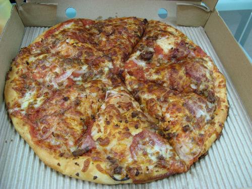 Seafood Pizza - This is a seafood pizza. They seem to be quite generous with the toppings. I really enjoy the combination of the flavours of the seafood fused with the tomato paste and cheese.