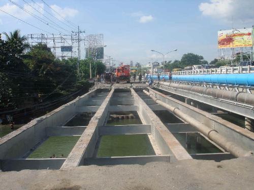 davao's generoso bridge (what's taking you so long - 'slooooowwwww iiiiisssss whaaaaatttt yoooooooouuuuu caaaaallll itttttt' said the sloth. Generoso bridge had fallen down April 13, 2007. Since then it has been under construction for a year and a month now. With a budget of 300 million, it has been said to be finished for three more months. Being one of the major roads of the metro, it has been a pain in the *ss  to all motorists to have to share one bridge (the newer one beside the old bridge) which is supposed to have two lanes (now it attends to four). Having always been a heavily traveled infrastructure (it is used as a primary road in and out of the city)it now takes more than an hour just to get through 161 meters. I definitely have doubts if they finish this bridge on time. After the collapse they have been bragging about finishing a new bridge in 6 months, which then led them to move it to 8 months wherein they announced that there was no contractor who can finish it at that time hence the prolonging to a year and four months. In their eyes it is 70 percent complete. But in mine it's barely 50. I just hope that, they are not sneaking up on our money whilst the metro waits in agony while their facade affects the economy deeply.