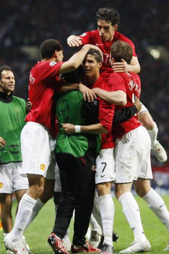 Joy of Manchesther United - Manchester united players enjoying after winning the penalty shootout.