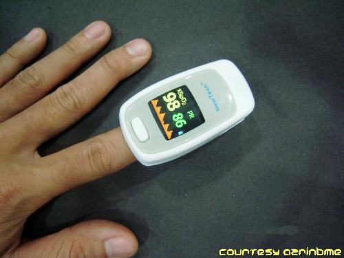 Smallest Pulse Oximeter - This smallest Pulse Oximeter can detect heart rate and Oxygen Percentage in blood.