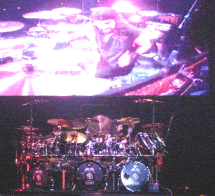 Mike Portnoy - A detailed photo of Mike Portnoy's drum kit in Rome 2004