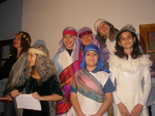 Christmas tale - My friend and her smaller relatives were dressed like the characters in the bible story and were trying to create a magic atmosphere by interpreting the story. They are, as you can see, really young, so it was funny and delightfully so i decided to share it with you all.  Enjoy !