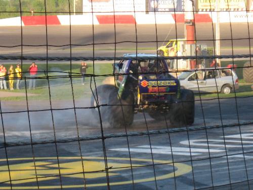 TailGator Donut - Doing a donut and losing a rear quarter panel