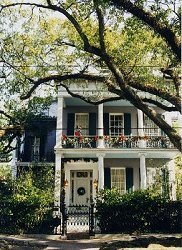 Anne Rice The Mayfair Witch Series - A pic of the world famous house