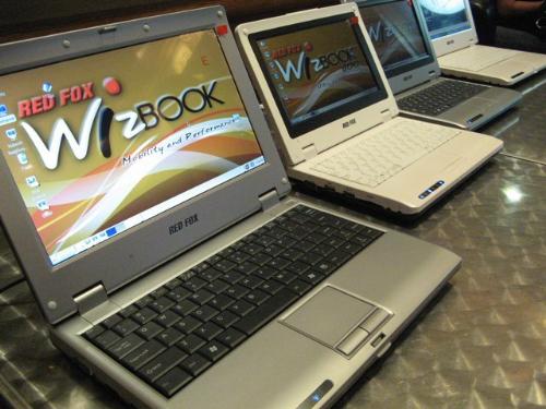 redfox Wizbook challenge asus eee pc dominance - Here's a picture i took from the blog, its about the new launched redfox wizbook that challenges the asus eee pc dominance.