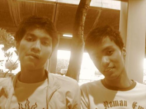 hi.. - in the airport again... i had so happy moment.ahehehe