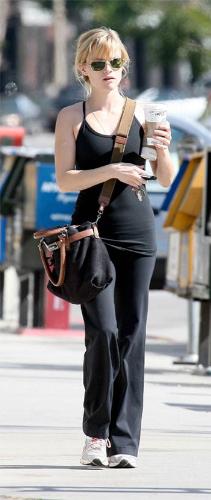 reese with coffeee - reese witherspoon strolling