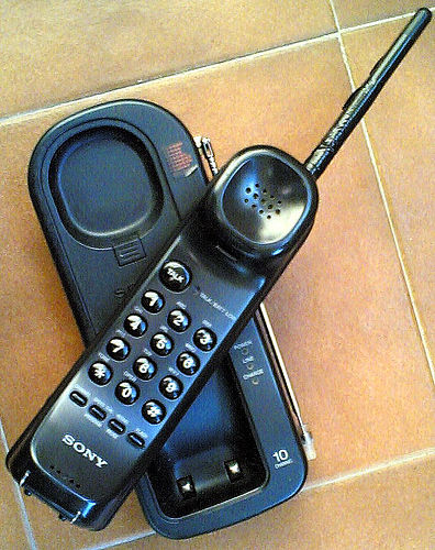 Do you like using cordless phones? - Picture of a cordless phone set. Photo source: http://farm1.static.flickr.com/26/42040285_6c52488cfa.jpg?v=0 .