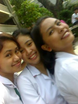 my fella's in school - me,grace and shekaina,killing some time at the school quadrangle..