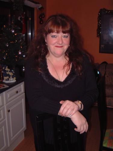 This is me :) - I noticed that people on here have photo's of themselves posted. I am relatively new here, so just hope i have posted my photo in the right place.  I had this photo taken at my best friends house by her 6 year old daughter (bless her). I think she did a darn fine job too.