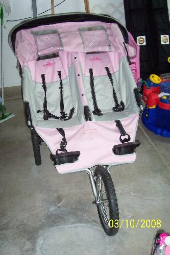 Double jogger - This a really cute double jogger by Bebelove!