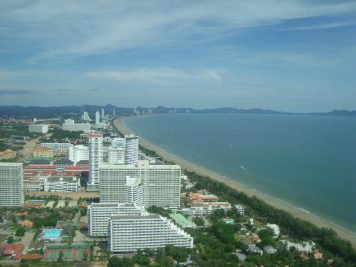 pattaya city - Thailand's sin city but it looks great eh? Yes, the view is spectacular. I took this photo while I was on top of Pattaya tower, that is about 56 floors. The scenery is breathtaking, I felt that I was on top of the world.
