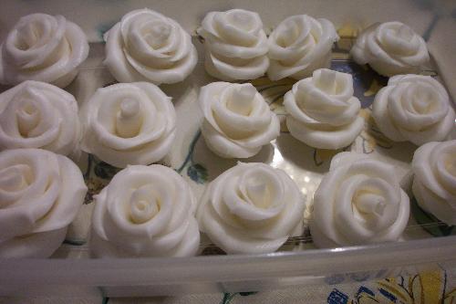 Edible Cake Roses - These are my beautiful white roses that I made for a wedding cake, from fondant.