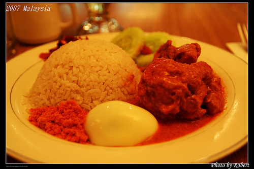 nasi lemak - a friend of malysia said this food is very delicious,but i have never ate it ,i hope i can taste.