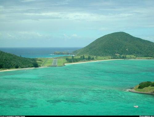strange airports 2 - I hope all of them land safty this is a pic for Tiomon Island Airport in Malaysia
