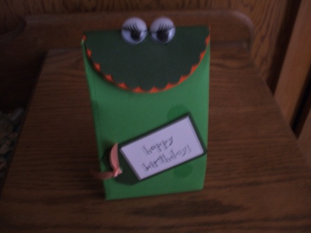 Froggy bag. - Quick and easy little gift bag.