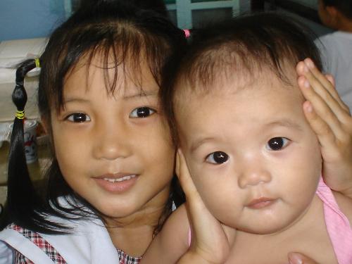 My niece - This are my niece... Aj and Kate... Are they cute??