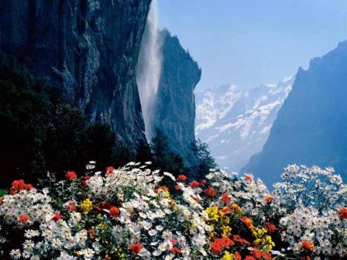 nature at it's best - nature at it's best. I enjoy seeing the mountain rise and the clouds rising over it.