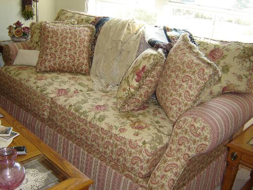 Pretty Couch/ Sofa - A pretty floral couch/sofa with Pink flowers and stripes.