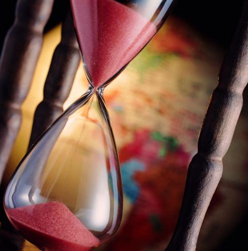 Hour glass - I like hour glass very much.In ancient times,people use this to count time.Though the technology is developing rapidly and we have different kinds of watch but I still love the old thing.