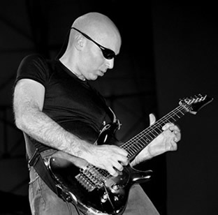 Joe Satriani - he rawks!!