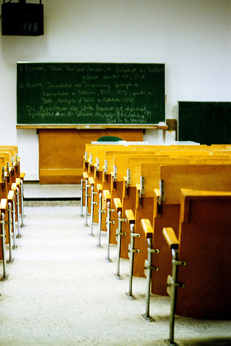 Classroom - Source: www.arabianmonkey.com/collegeclassmates.html