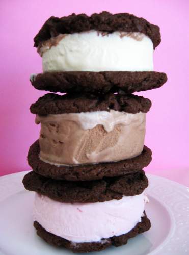 who loves ice cream sandwiches? - I do still love normal ice cream flavors though.