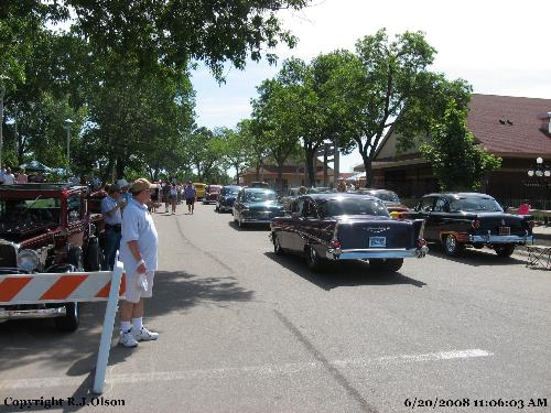 50's Parade - One of the many, many parades of the old classics.