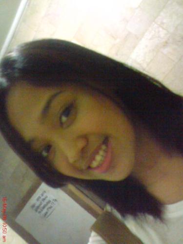 itz me - is it a fake smile or not? can u tell..lolz