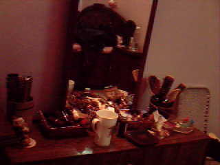 my terrible dress table - ttp://www.mylot.com/?ref=writerspostindia