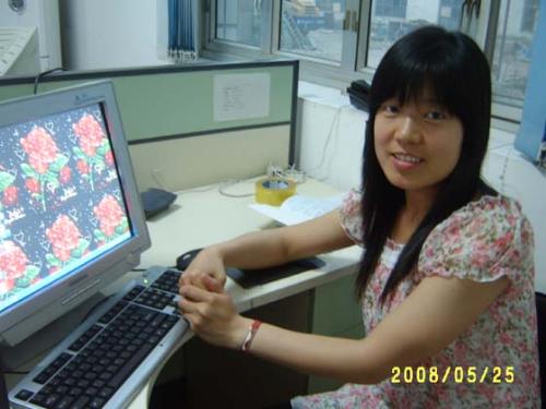 smile everyday - in my office ,i sit on my seat ,chat with my friend.so great.aha!Then my directeor step into the room,'It is time to working,girls'