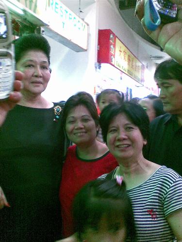 mom with Imelda Marcos - taken at the 168 mall hehe