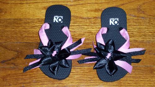 Custom Made Boutique flip flops - Contact me at boutiqueflipflops@yahoo.com or visit my website http://www.myspace.com/boutiqueflipflops for further information.