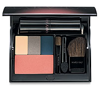 mary kay new make-up compact - the best make up compact ever, very stylish and sophisticated! gra one from Mary Kay