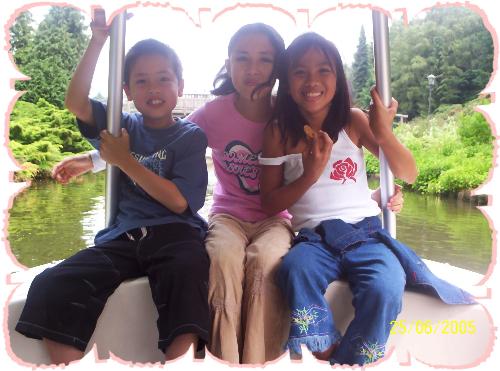 Bestfriend forever - A three bestfriend who difficult to be apart,A friend that can take each other pain,weakness,abnormality,friends that will stay forever that never forget...This 3 is like that..