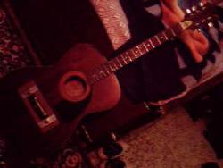thats my play mate - this is a 38 year old guitar. sounds lovely.