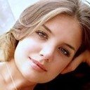 Katie Holmes - Katie looks pretty in this picture