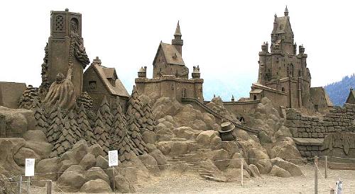 Sand Castle - One of the sand castles in California&#039;s open competition.